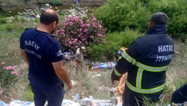 Antakya’da motosiklet uçuruma yuvarlandı, moto kurye yaralandı