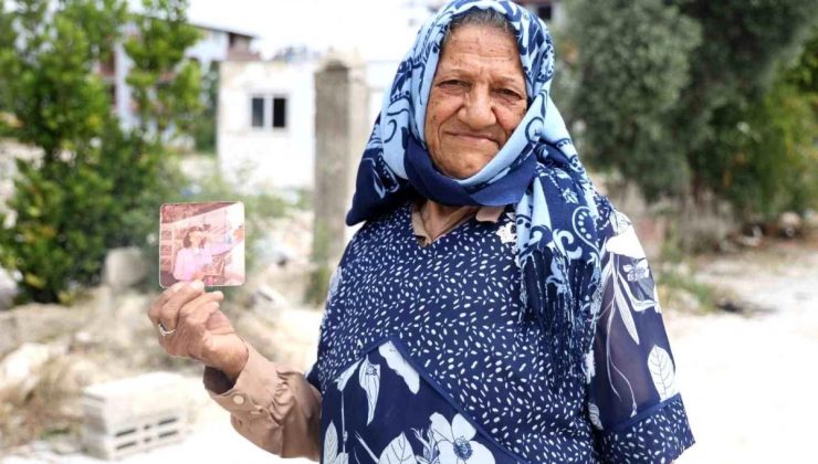 Depremzede Ayşe Koçak, Almanya’da yaşama hakkı olmasına karşın memleketinden vazgeçemiyor