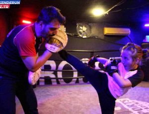 Hatay’da Depremzede Gençler Memleketler arası Kick Boks Şampiyonasında 49 Madalya Kazandı