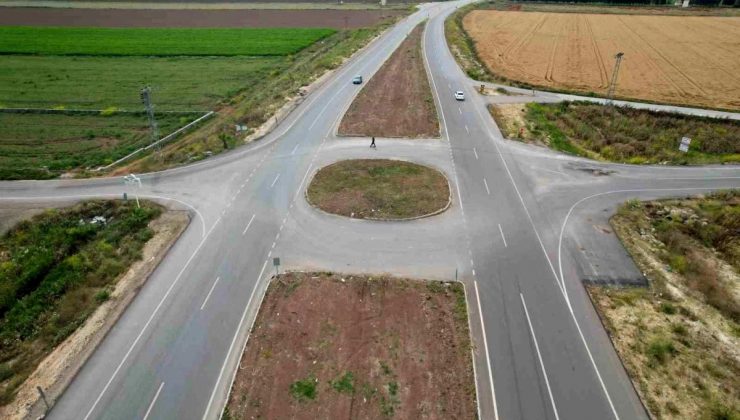 Hatay’da Sıkça Kazaların Yaşandığı Kavşak Vatandaşları Zahmetten Çıkardı