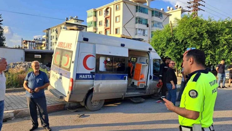 Hatay’da trafik kazasında 5 kişi yaralandı