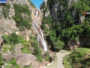 Hatay’daki Dekuk Şelalesi yağışlarla canlandı