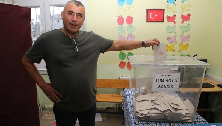 Hatay’ın Reyhanlı ilçesindeki Uzunkavak Mahallesi Kumlu ilçesine bağlanmayı onayladı