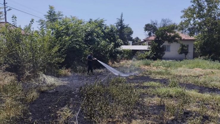 Erzin’de otluk alanda çıkan yangın söndürüldü