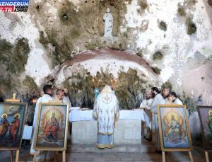 Hatay’da St. Pierre Kilisesi’nde Sevgililer Petrus ve Pavlus Bayramı ayini gerçekleştirildi