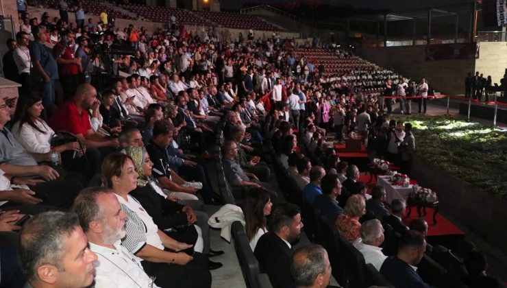 Antakya Medeniyetler Korosu Hatay’ın Ana Vatana Katılışının 85. Yıl Dönümünde Sahne Aldı