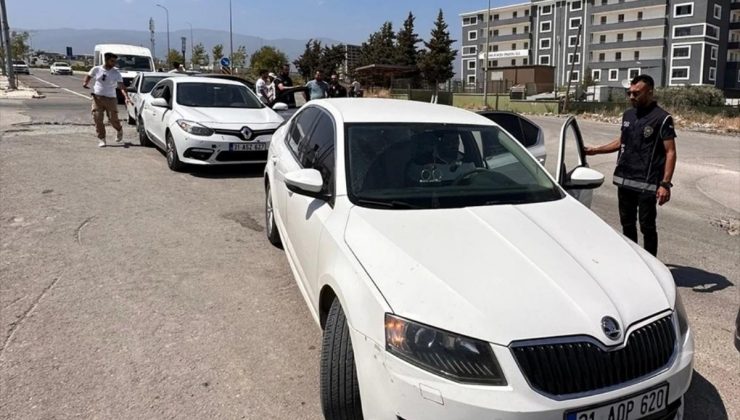 Hatay’da 7 sistemsiz göçmen yakalandı, 2 göçmen kaçakçısı tutuklandı