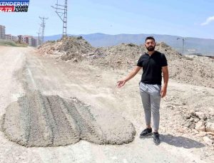 Hatay’da Beton Mikserinin Yola Beton Dökmesi Reaksiyon Çekti