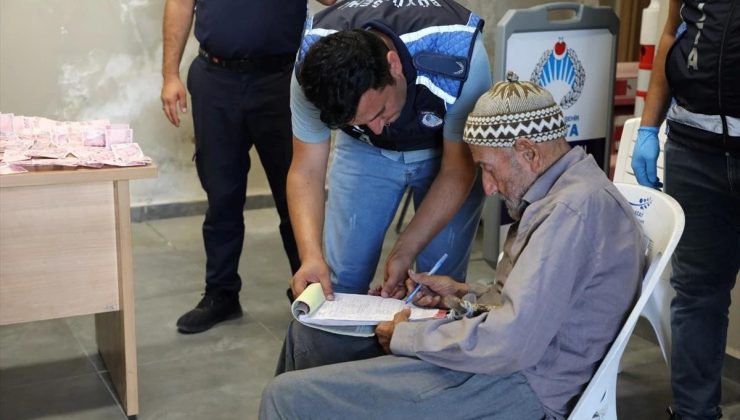 Hatay’da Dilencilik Yapan Kişinin Üzerinden 19 Bin 765 TL Çıktı