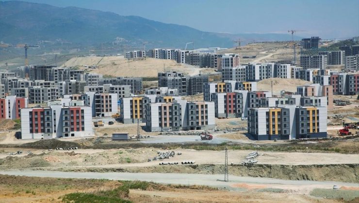 Hatay’da zelzeleden etkilenenler için 10 bin 335 konut inşa ediliyor