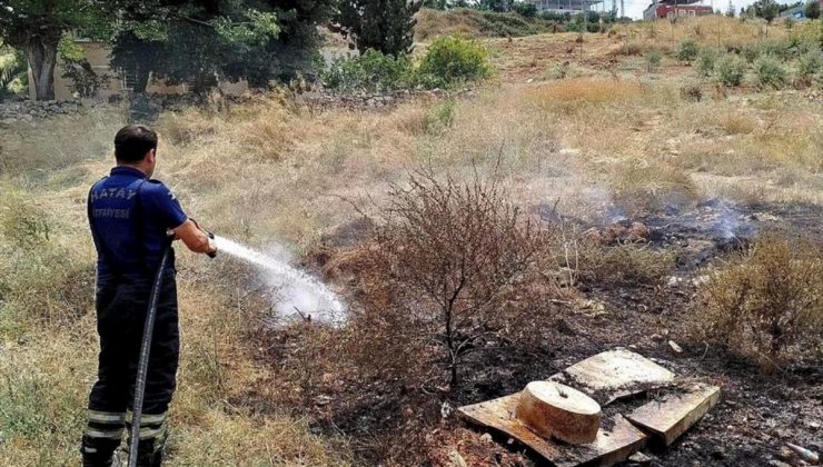 Hatay’ın 3 ilçesindeki otluk alanlardaki yangınlar söndürüldü