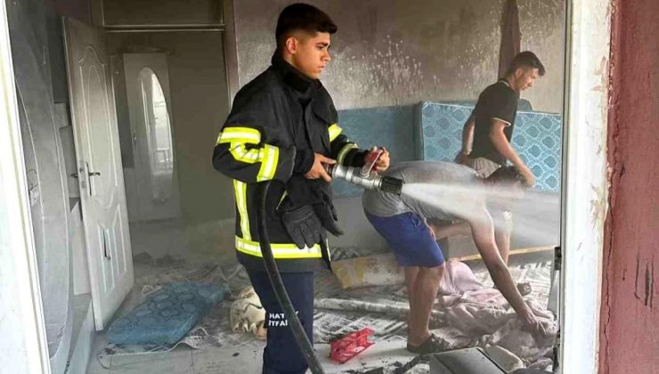 Hatay’ın Reyhanlı ilçesinde çıkan mesken yangını söndürüldü