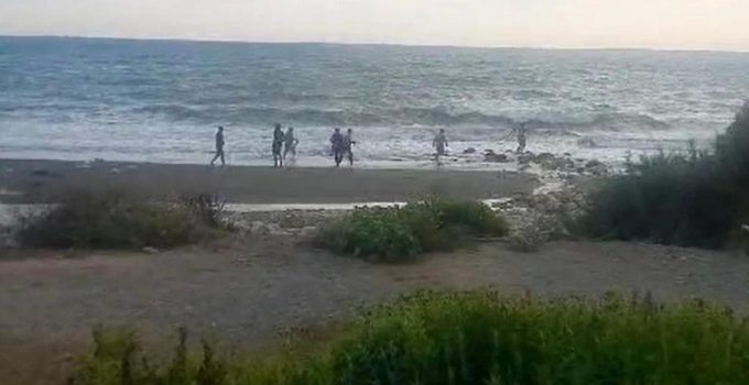 Samandağ’da Denizde Boğulma Tehlikesi Geçiren 2 Şahıstan Birisi Hayatını Kaybetti