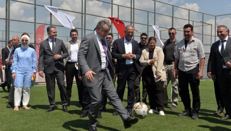 Bakan Bak: Hatay Stadı’nın ihalesi yapılacak