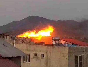 Hatay’da 2 Katlı Meskende Çıkan Yangın Söndürüldü