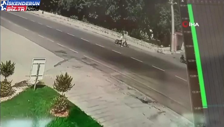 Hatay’da 2 motosikletin çarpıştığı feci kaza kamerada