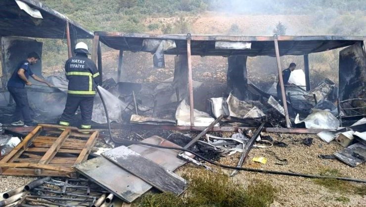 Hatay’da İnşaat Emekçilerinin Kaldığı Konteynerlerde Yangın Çıktı