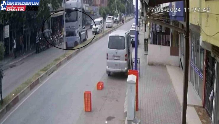 Hatay’da tır, küçük aracı metrelerce sürükledi