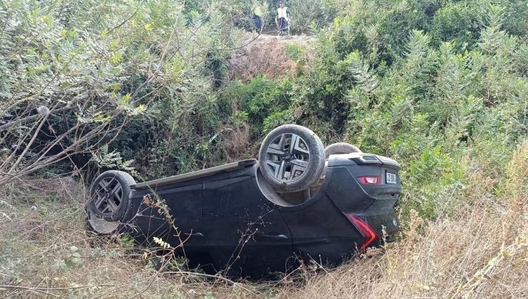 Hatay’da uçurumdan uçan arabadaki 3 kişi yaralandı