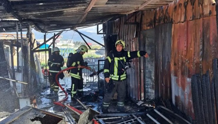 Antakya’da prefabrik meskende çıkan yangın söndürüldü