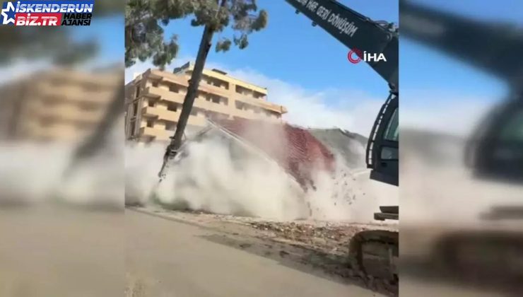 Hatay’da 6 Katlı Bina Denetimli Olarak Yıkıldı