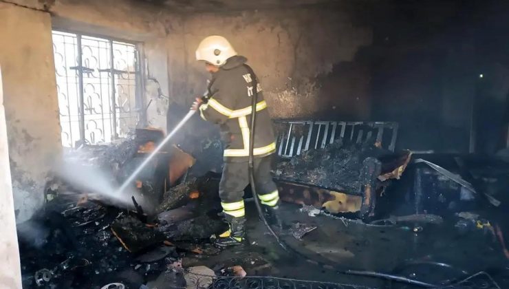 Hatay’da müstakil mesken alevlere teslim oldu