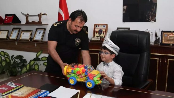 Hatay’da Polis Memurunun Oğlu İçin Sünnet Düğünü Düzenlendi