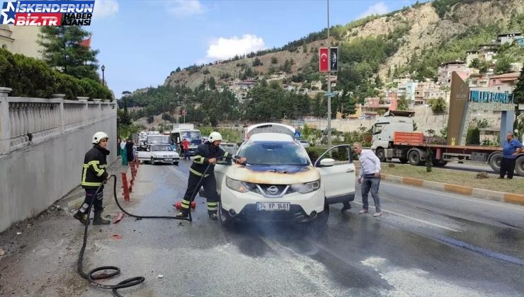 Hatay’ın Belen ilçesinde seyir halindeyken yangın çıkan cipte hasar oluştu