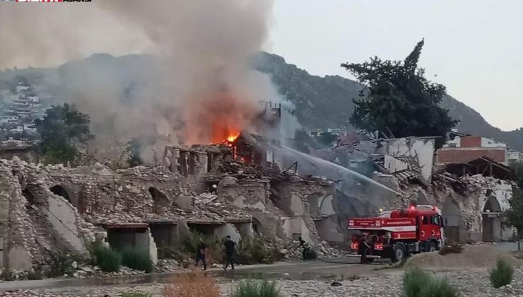 Antakya’da Boş Binada Yangın Çıktı