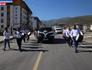 Depremzede Genç Çift Yeni Konutlarında Düğün Yaptı