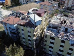 Hatay’da Güvercin Sevgisi: 5 Katlı Apartmanın Çatısına Konteyner Koydular