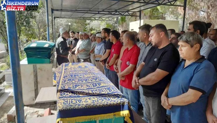 Hatay’da Sarsıntıda Can Veren Baba ve Oğlu Defnedildi