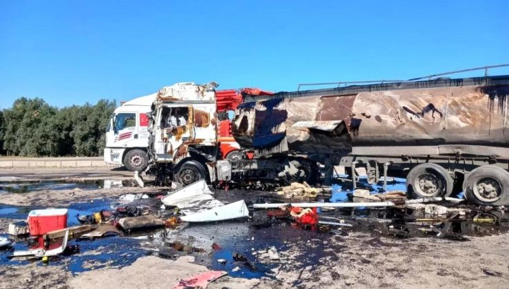 Hatay’da Seyir Halindeki Yakıt Tankeri Alev Aldı