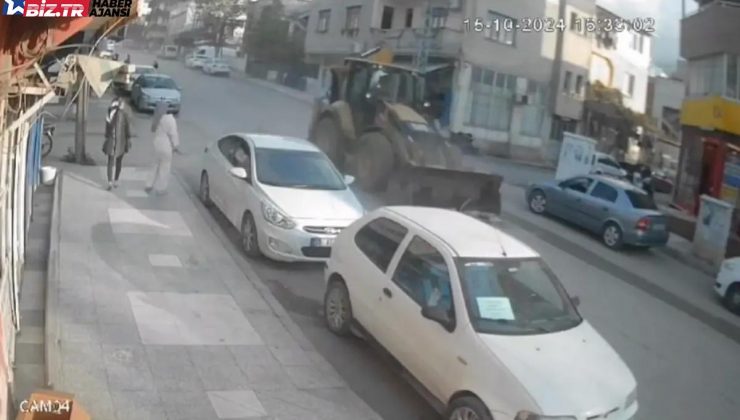 İskenderun’da Freni Arızalanan İş Makinesi 7 Araca Çarptı: 8 Yaralı