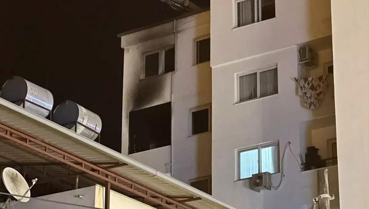 Hatay’da Apartmanda Yangın, 2 Kişi Hastaneye Sevk Edildi