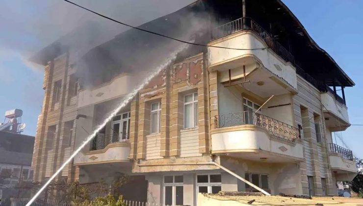 Hatay’da Yangın: Üç Kişi İtfaiye Tarafından Kurtarıldı