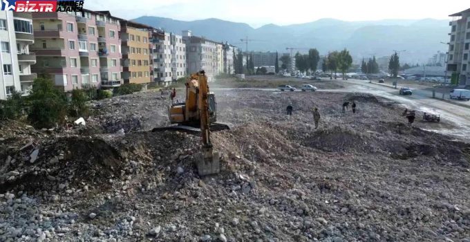 Hatay’daki İş Makinesi Operatörleri Aylık 60 Bin TL Kazanıyor